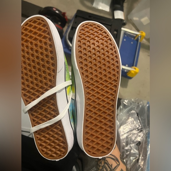 New with Tags Paint Splatter Vans - Picture 2 of 3